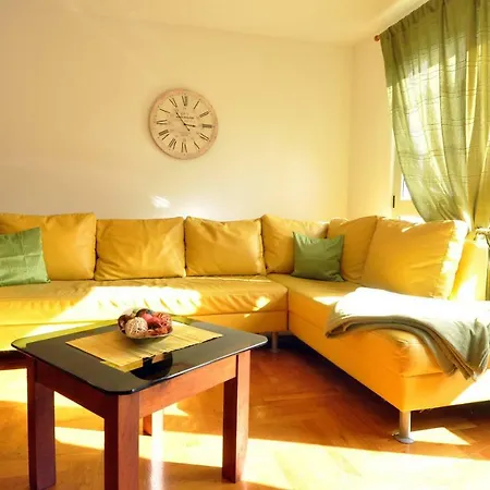 Apartman Forum App Póla