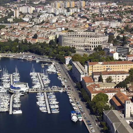 Forum App Apartman *